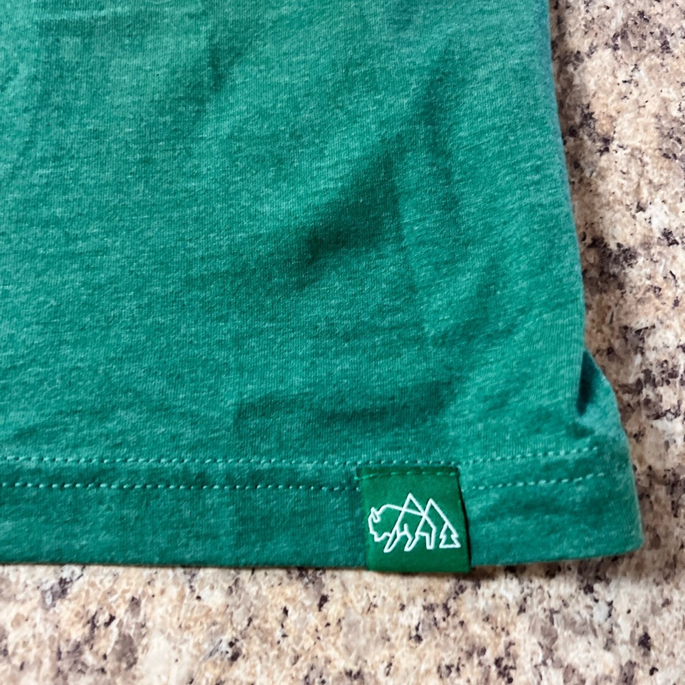 Wild Tribute Ski Bums dogs shirt - Picture 2 of 7